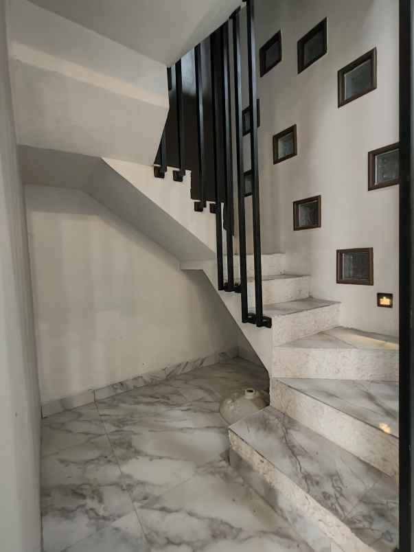 rumah baru dalam townhouse area cipayung jaktim