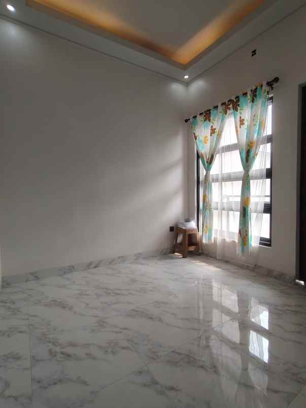 rumah baru dalam townhouse area cipayung jaktim