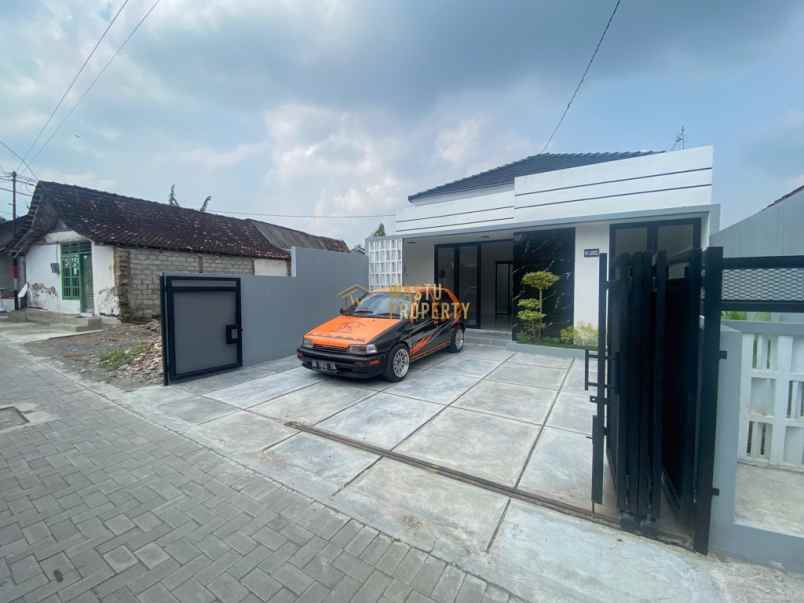 rumah baru dan siap huni dekat sch sleman