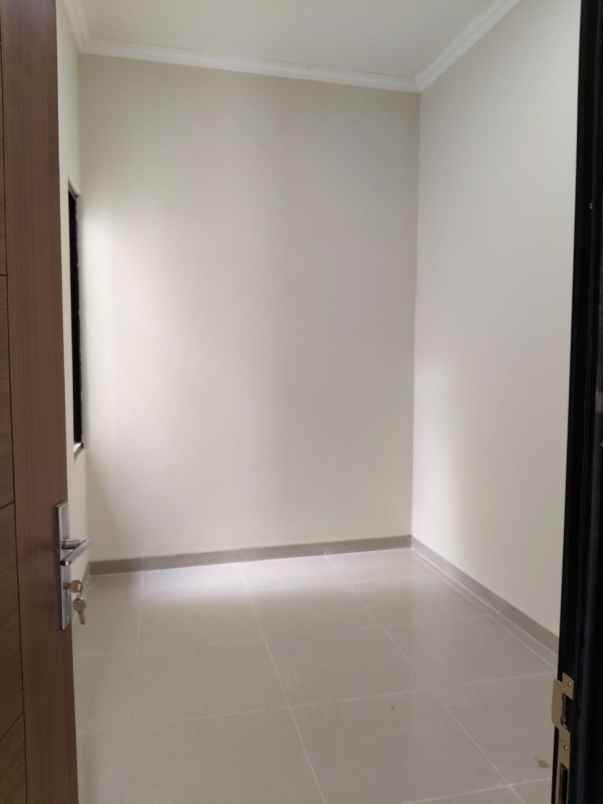 rumah baru dp 0 di kalibaru depok