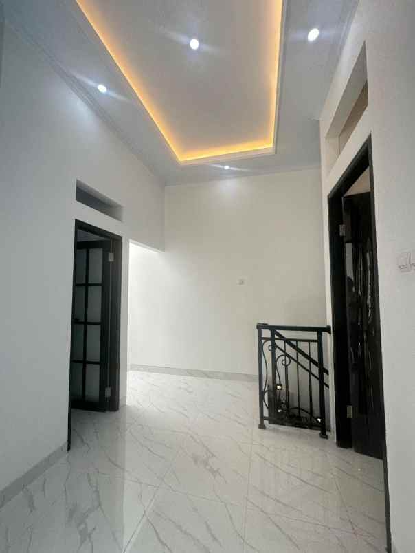 rumah baru minimalis modern di lenteng agung jaksel