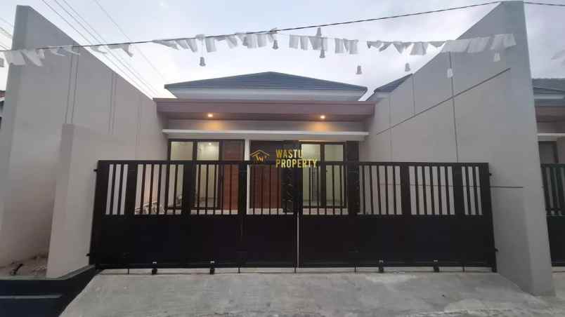 rumah baru murah carpot 2 mobil di kalasan sleman