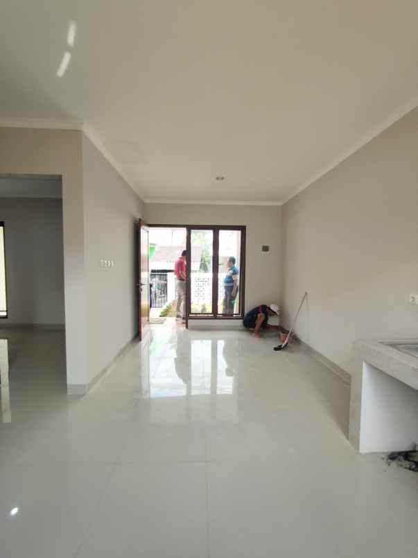 rumah baru non komplek dekat lrt cikunir bekasi