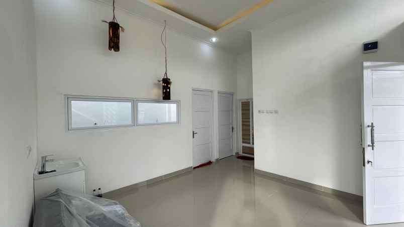 rumah bergaya modern tropical di purwakarta