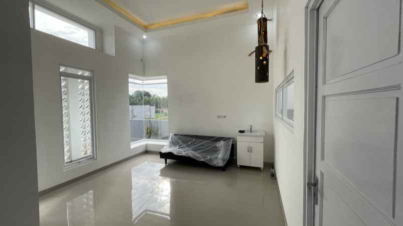 rumah bergaya modern tropical di purwakarta