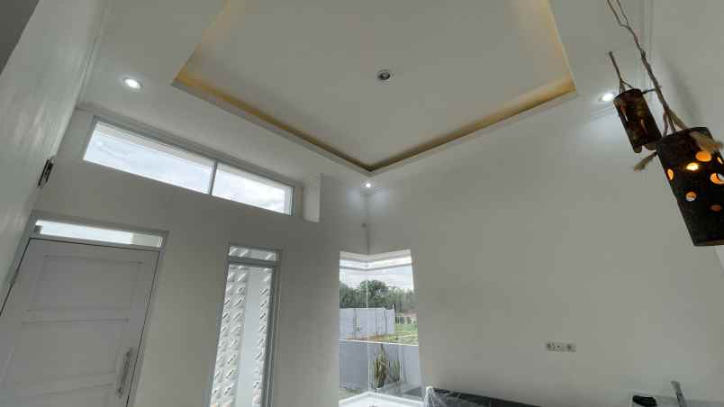 rumah bergaya modern tropical di purwakarta