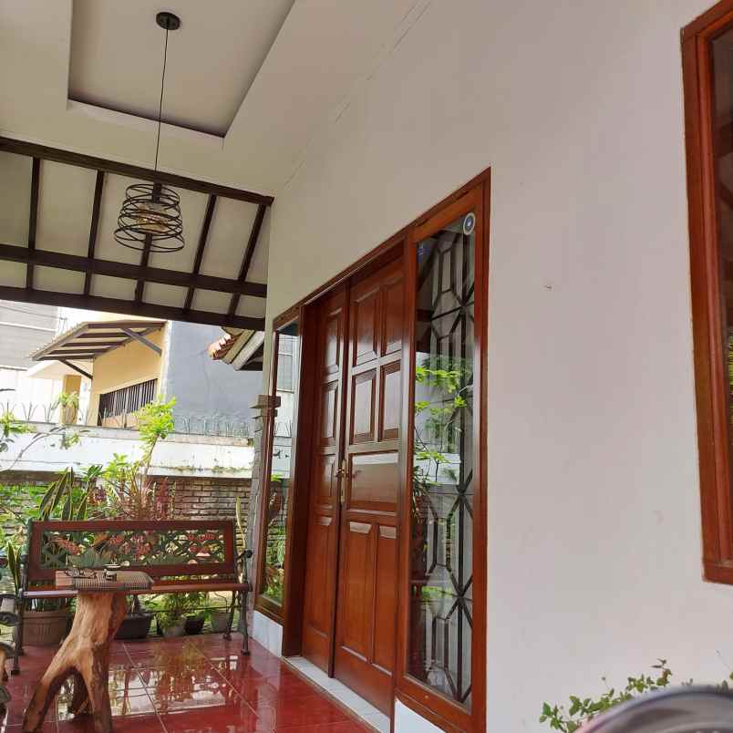 rumah bumi sariwangi row jalan lebar lt besar 2 lantai