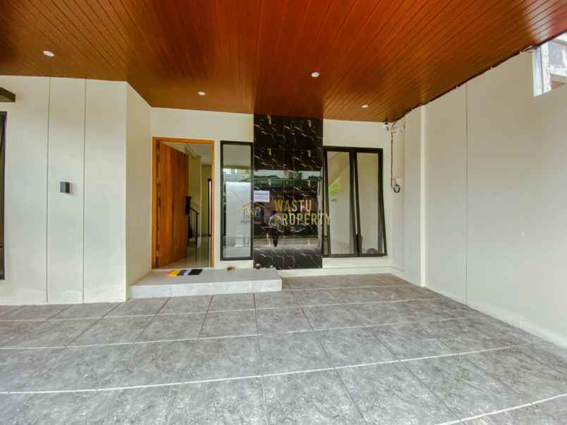 rumah cantik mewah 500 meter dari jalan godean