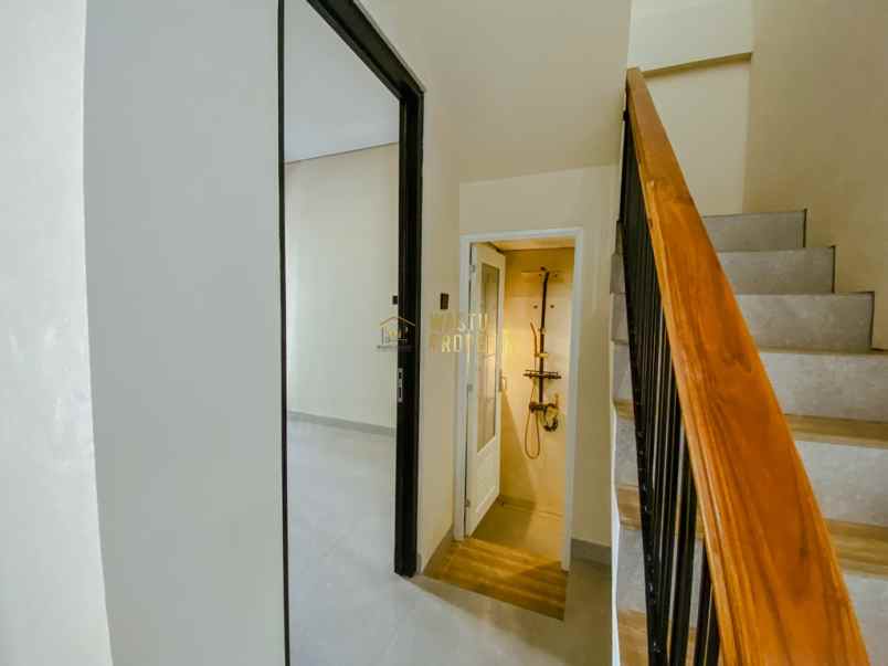 rumah cantik mewah 500 meter dari jalan godean