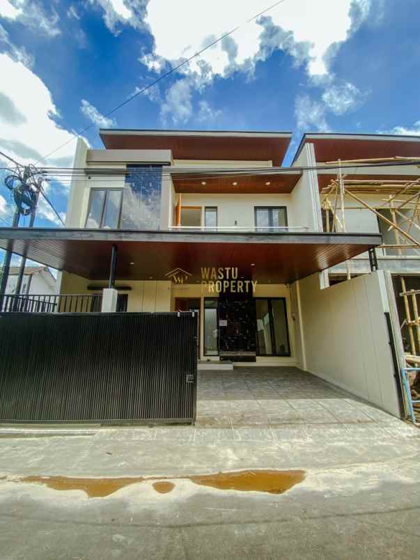 rumah cantik mewah 500 meter dari jalan godean