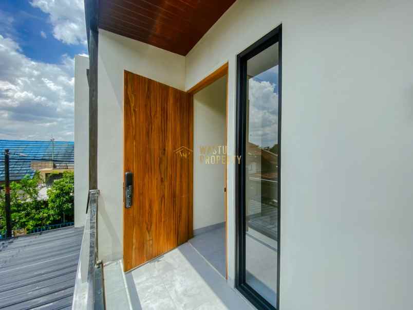 rumah cantik mewah 500 meter dari jalan godean