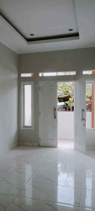 rumah cantik minimalis dalam komplek pup