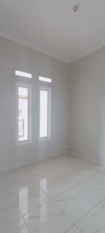 rumah cantik minimalis dalam komplek pup