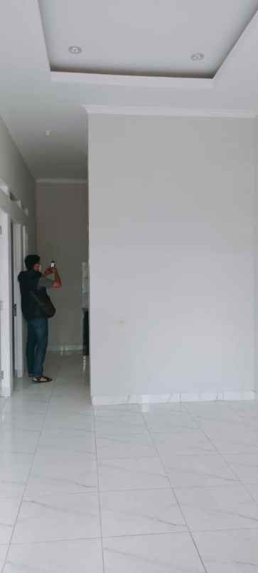 rumah cantik minimalis dalam komplek pup