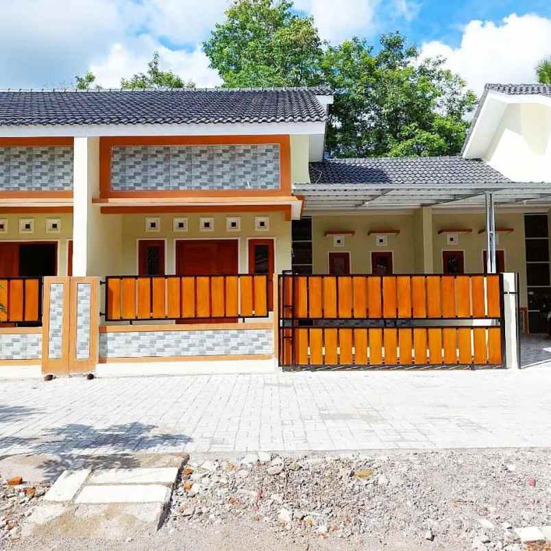 rumah cantik siap huni dekat kampus unriyo di ngemplak