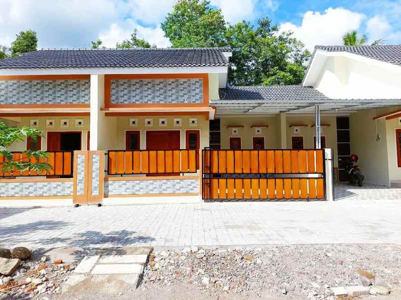 rumah cantik siap huni dekat kampus unriyo di ngemplak