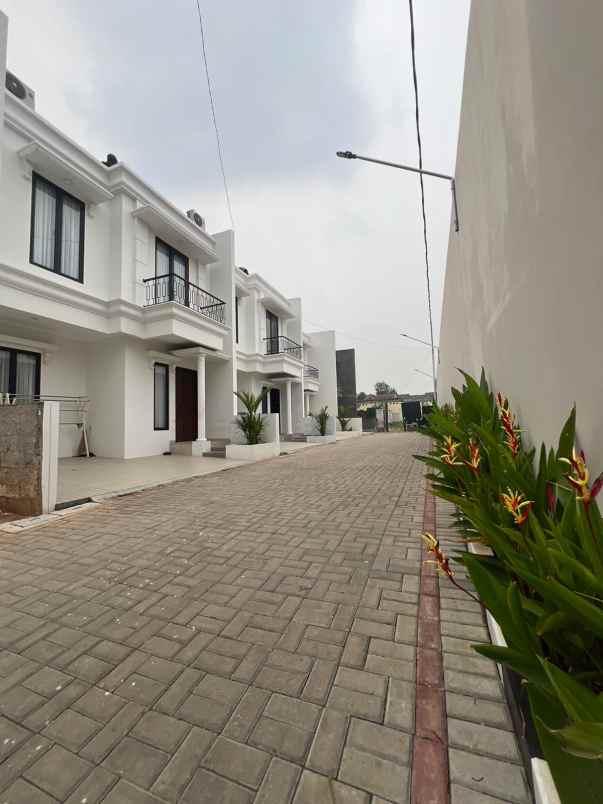 rumah cantik siap huni di jatibening dekat jalan ratna