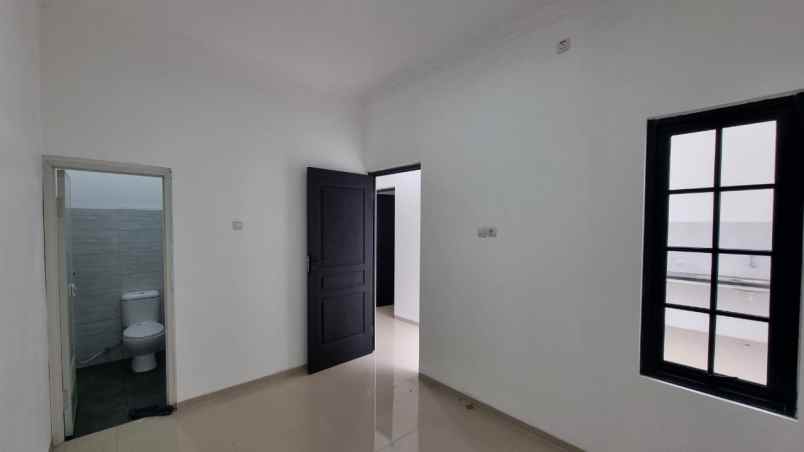 rumah cantik timur jl kaliurang km 12 5 sleman jogja