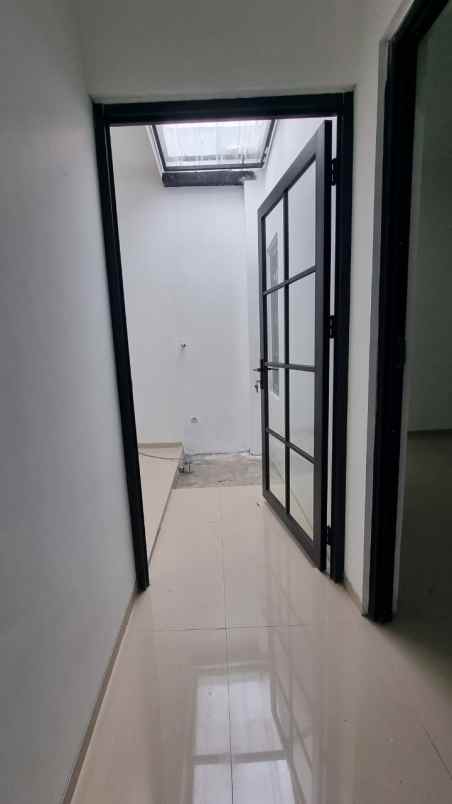 rumah cantik timur jl kaliurang km 12 5 sleman jogja