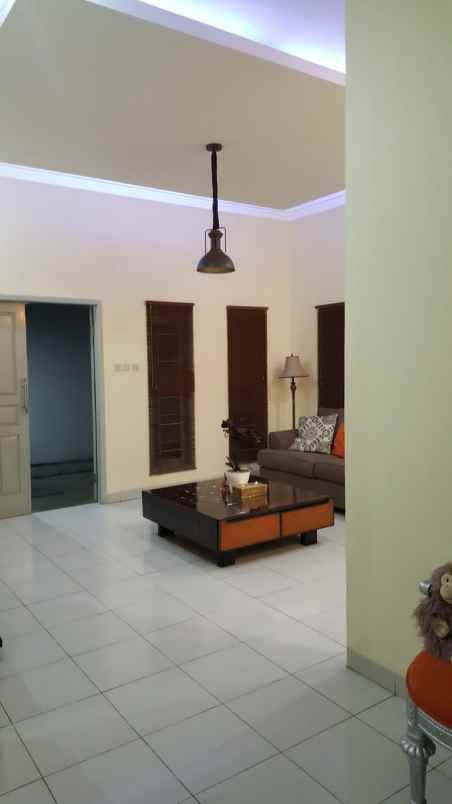 rumah cibubur town house jl