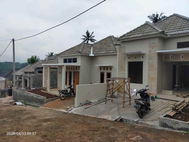 rumah cluster lingkungan islami di banyumanik