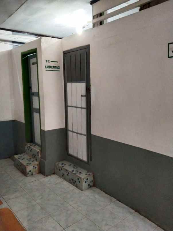 rumah dan kost 2 lantai