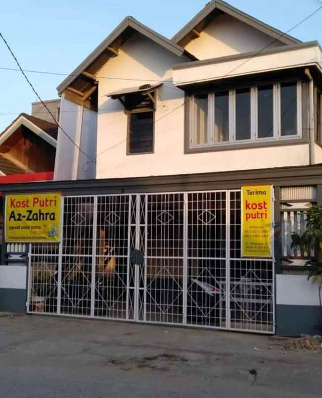 rumah dan kost 2 lantai