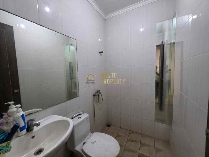 rumah dan tanah luas di villa inti persada tangsel