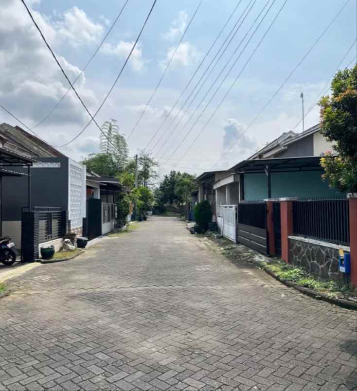 rumah de saxofone town house lowokwaru malang