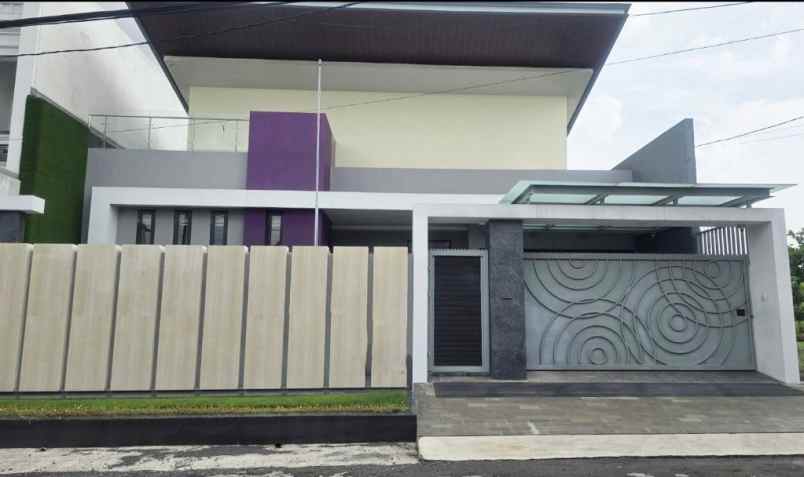 rumah dharmahusada indah minimalis bagus mewah furnish