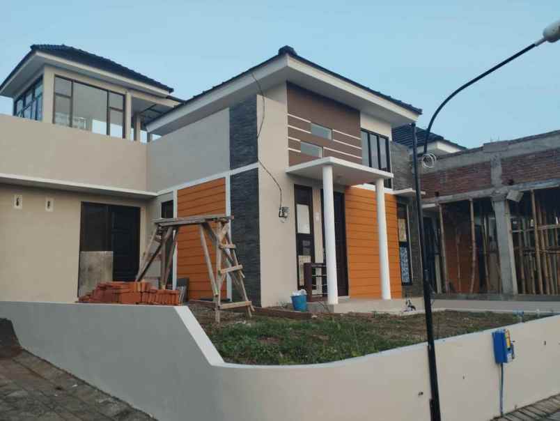 rumah dijual dekat pondok ar rohmah dau royal orchid