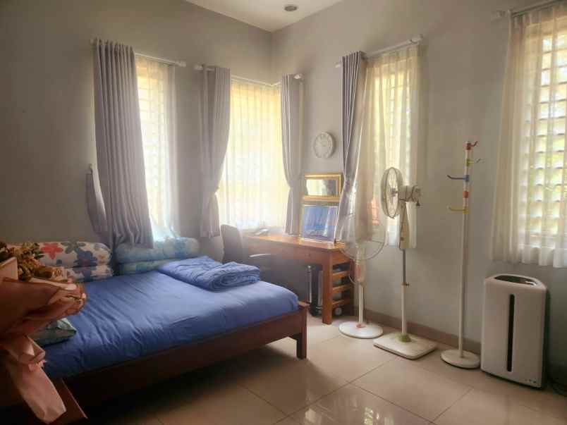 rumah dijual di taman senayan 2 sektor 9 bintaro