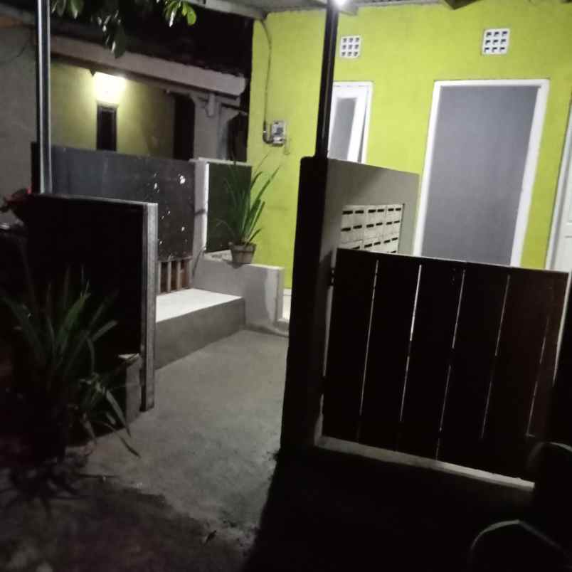 rumah disewakn di condong catur 2kmr