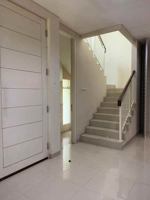 rumah eastcoast park semi furnished one gate system