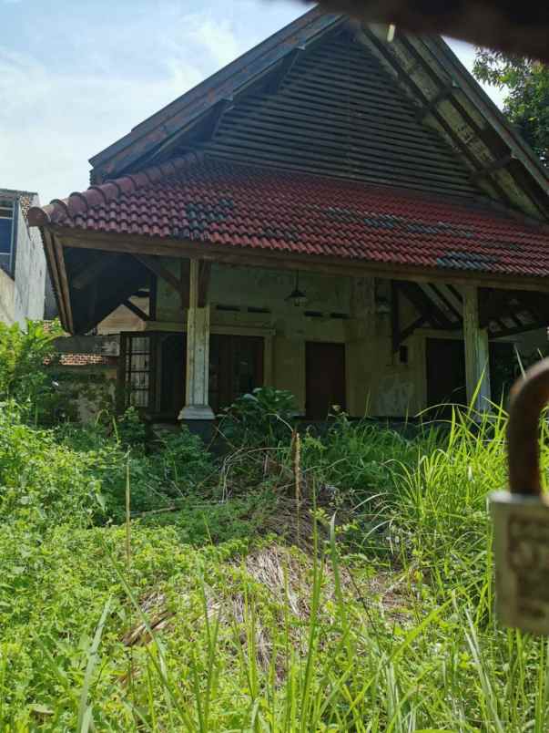 rumah heritage pusat kota jalan nias gubeng surabaya