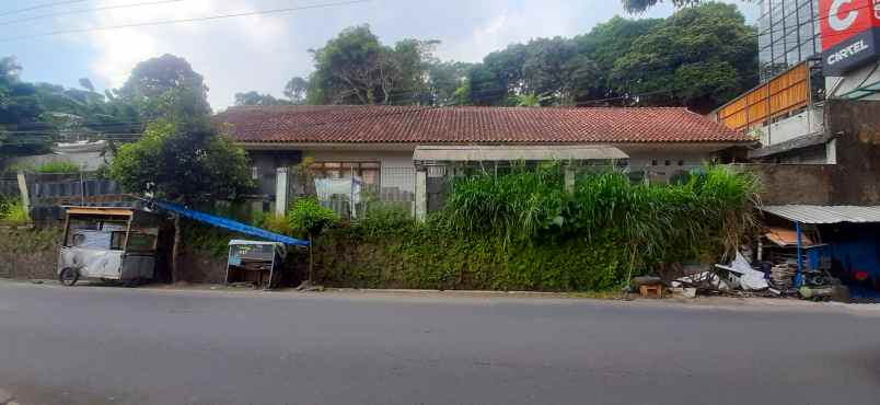 rumah hitung tanah main road dago bandung