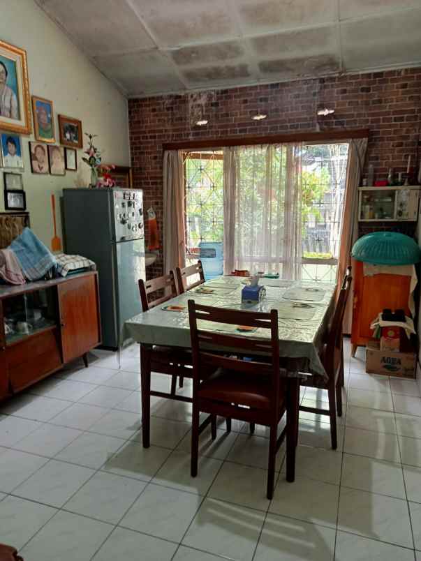 rumah hook dalam komplek pinggir jalan dago bandung