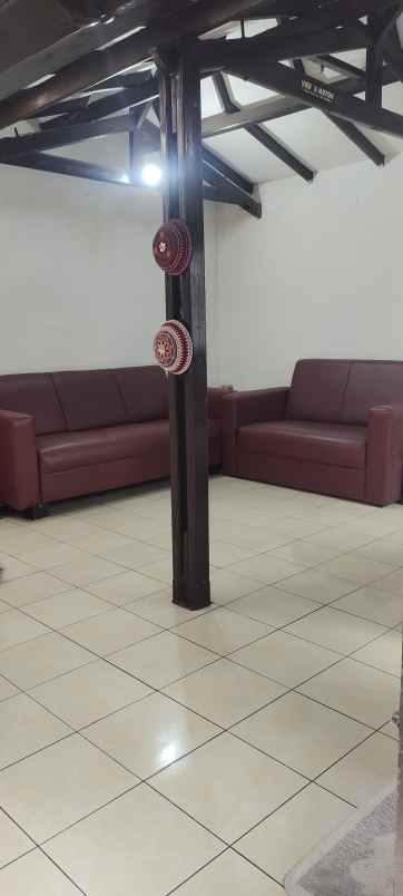 rumah hook strategis bebas banjir lingkungan tenang