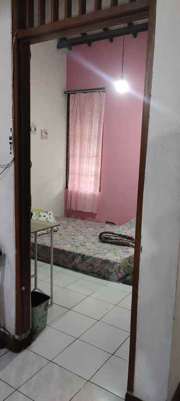 rumah hook strategis bebas banjir lingkungan tenang