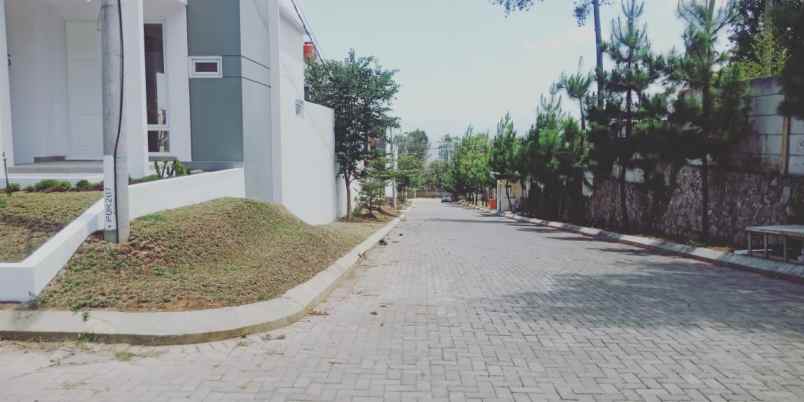 rumah jl kolonel masturi warung