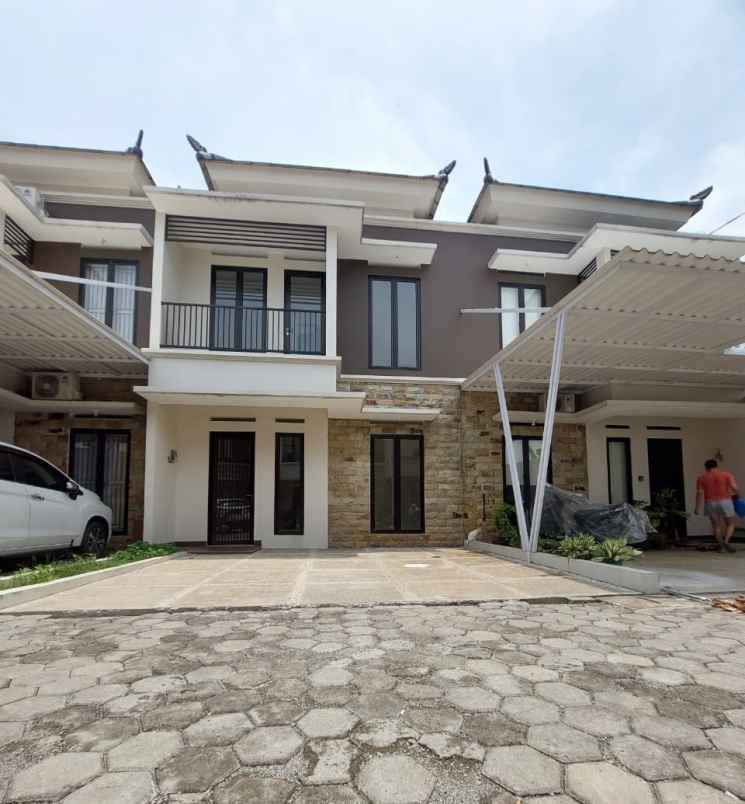 rumah jl raya pasir putih