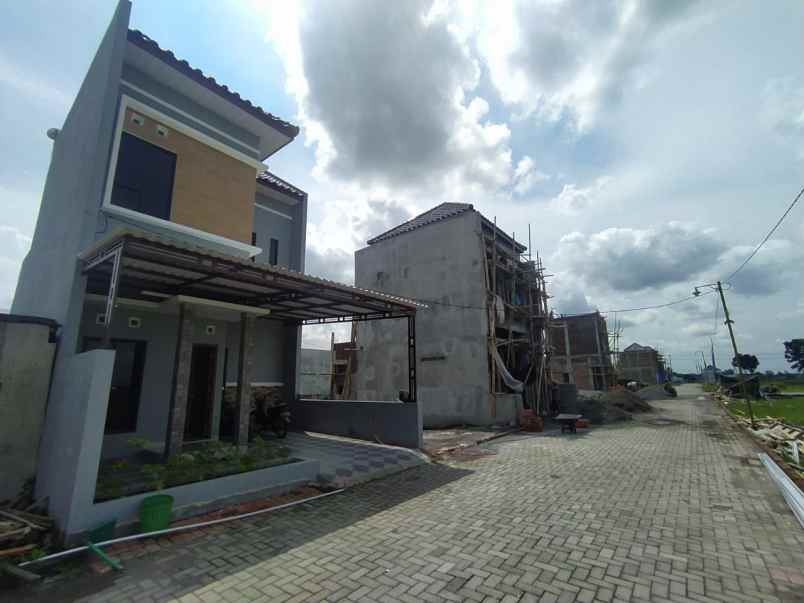 rumah jln ovensari baki solo baru