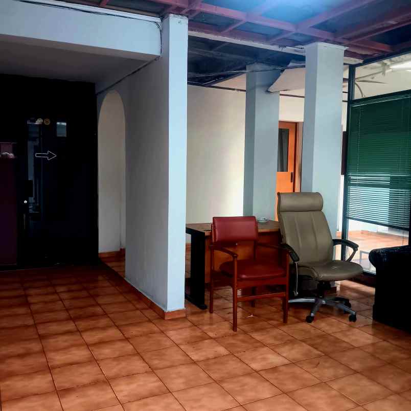 rumah kantor daerah strategis patal senayan gbk