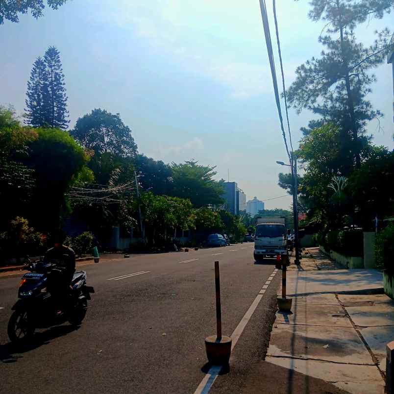 rumah kantor daerah strategis patal senayan gbk