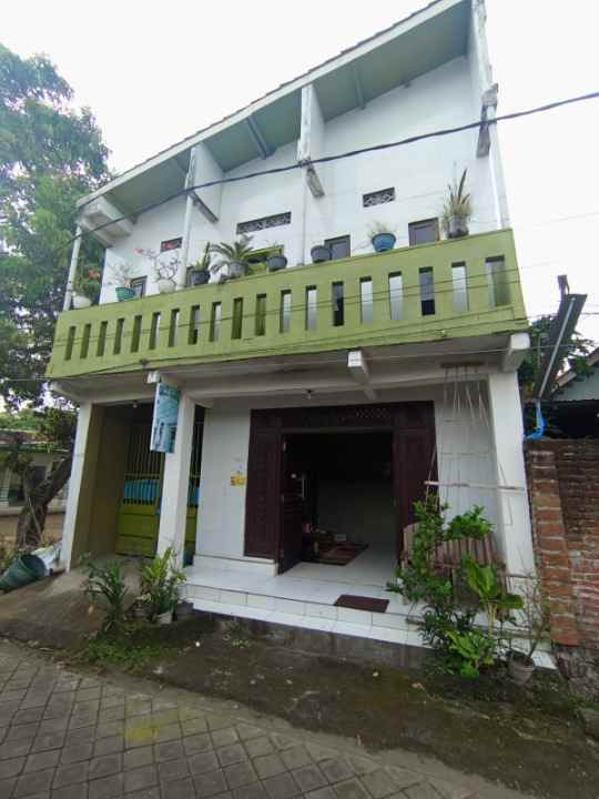 rumah kos 2 lantai siap huni