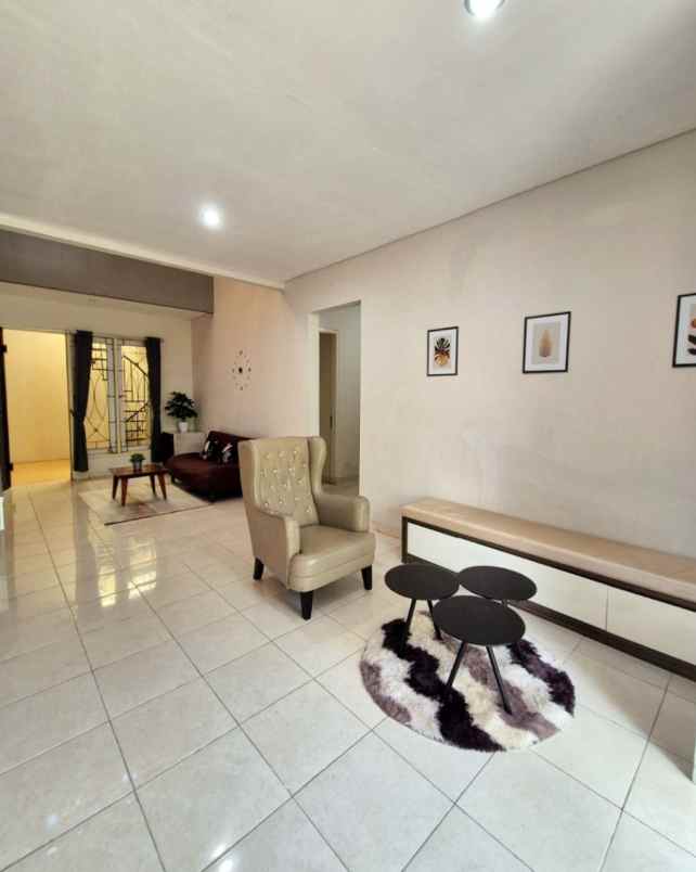 rumah laguna regency pakuwon city siap huni furnish