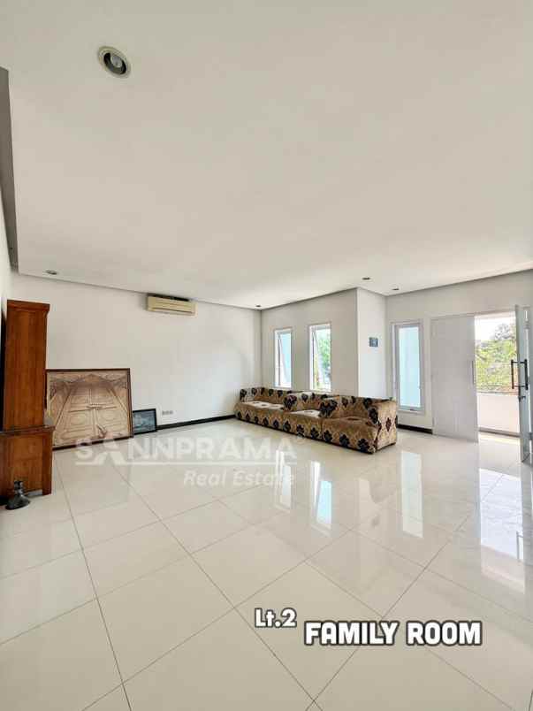 rumah mewah ada rooftop di margonda depok