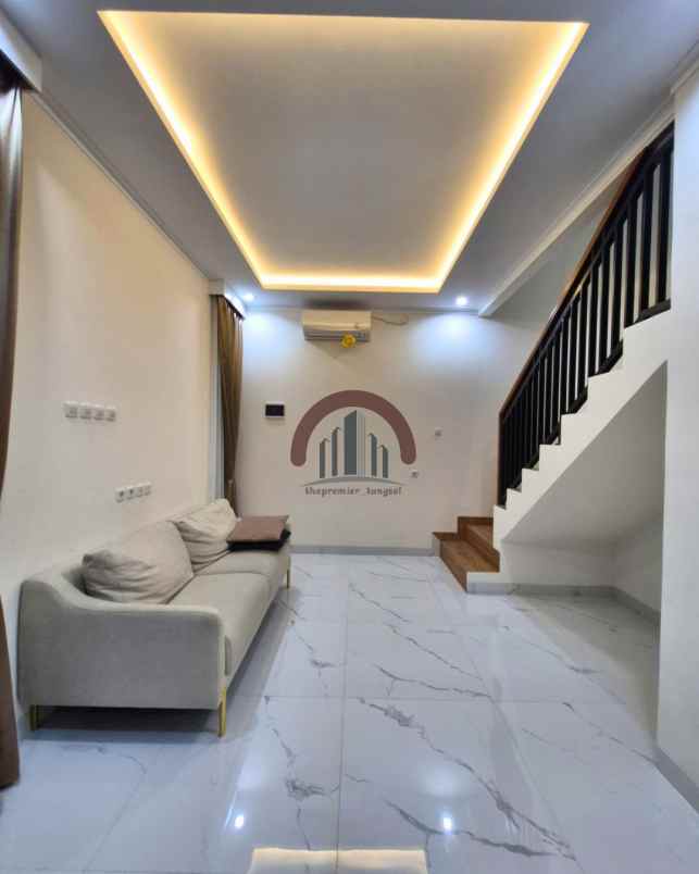 rumah mewah dalam cluster dekat stan bintaro tangerang