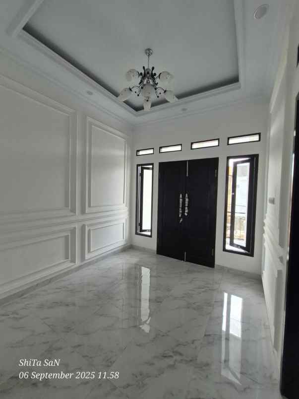 rumah mewah dalam komplek maharaja depok