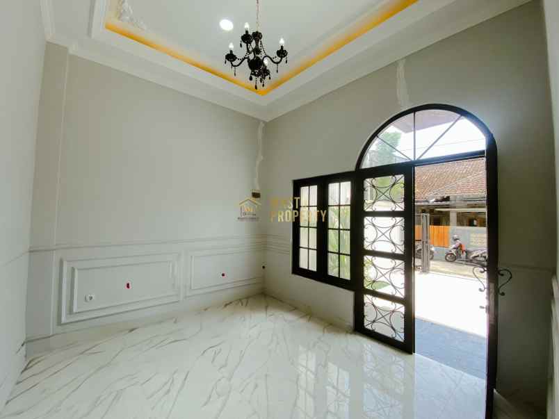 rumah mewah desain modern di ngaglik sleman siap huni